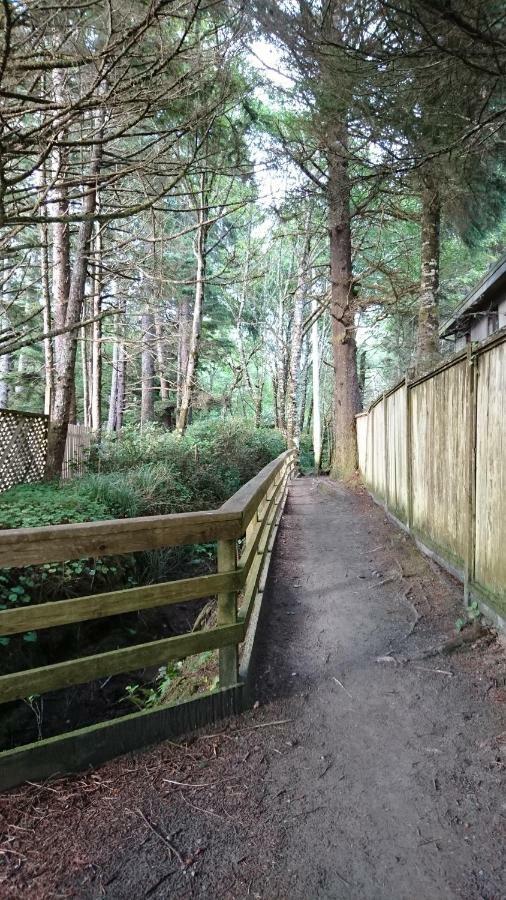 Sea Star Suites Tofino Exterior photo